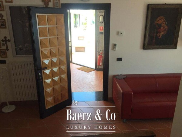 photo 18 Villa for sale 405 m²