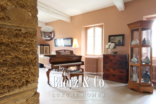 photo 33 Historic manor house overlooking Mont Ventoux