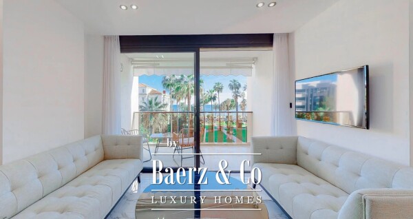 photo 3 Exceptionnal seafront and seaview apartment in Cannes Croisette