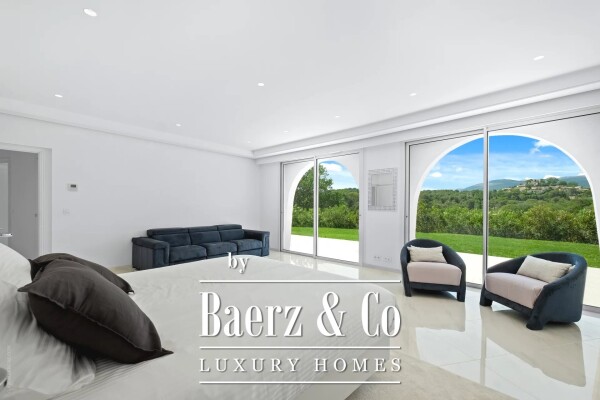 photo 24 Villa with view on Castelleras Castle