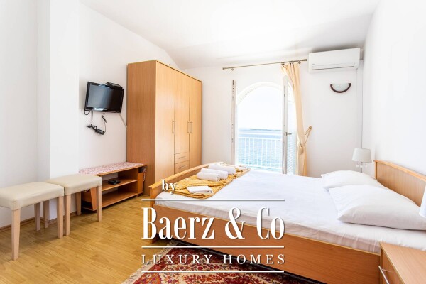 photo 10 Drvenik, exceptional property – multi-apartment house in the first row to the sea