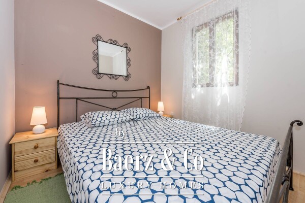 photo 12 Šibenik, Grebaštica, house with apartments second row from the sea