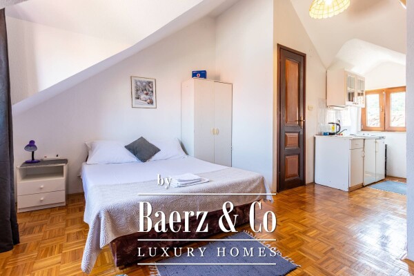 photo 7 The island of Brač, a stone house with a restaurant in a prime location