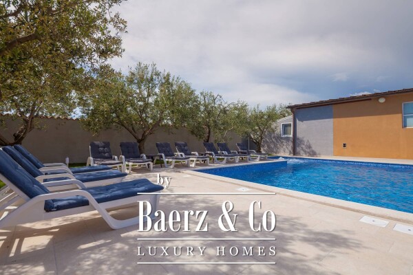 photo 8 Istria, Banjole - spacious residential and commercial holiday house, 750m2, plot 1370m2