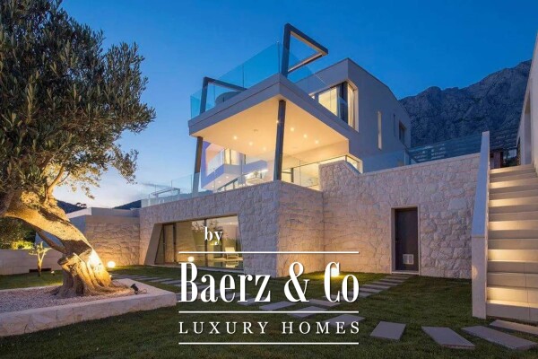 photo 3 Makarska - a unique modern villa with a panoramic view