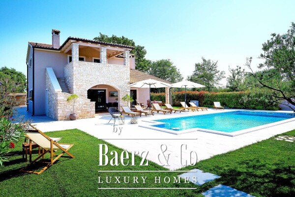 photo 1 Istria, Marčana, beautiful villa 280 m2 with tennis court and heated pool 50 m2