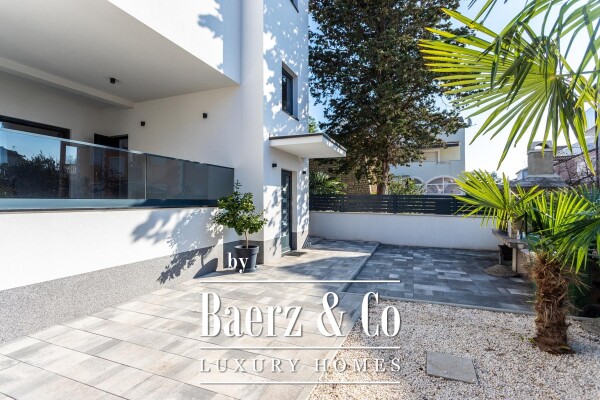 photo 3 Vodice, Srima, beautiful house 50 meters from the sea