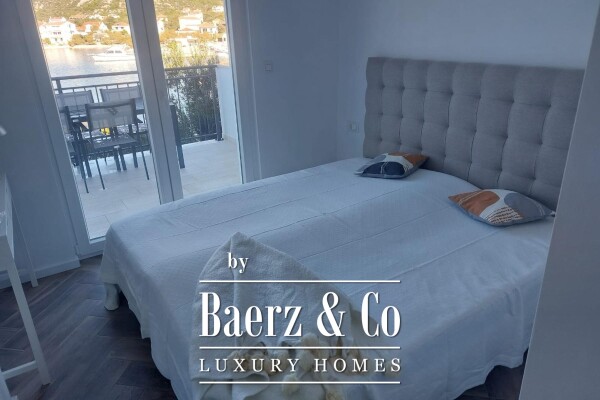 photo 5 Seget Vranjica, unique opportunity, beautiful house first row to the sea