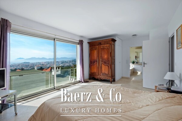 photo 12 AMAZING CALIFORNIAN STYLE VILLA WITH SEA VIEW