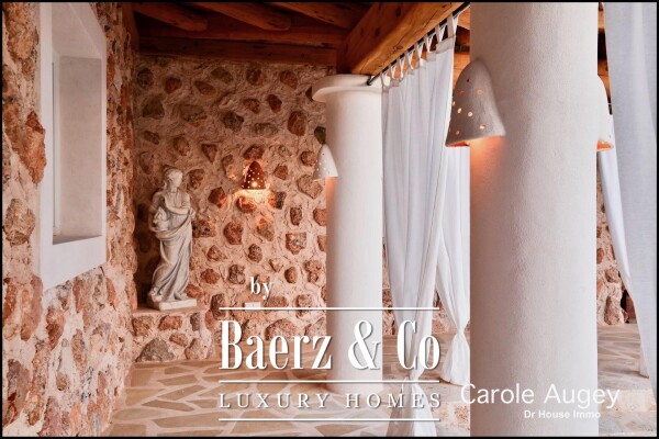 photo 5 Authentic Villa facing the Golf Course