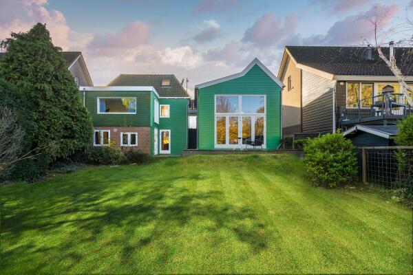 photo 1 Oostzanerdijk 92