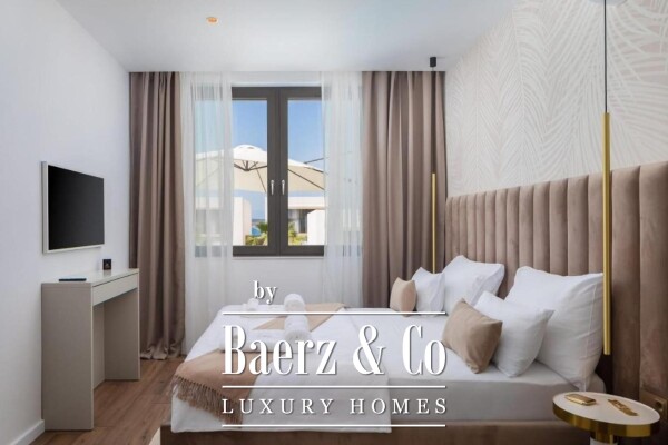 photo 10 Pašman, Tkon, beautiful villa with pool, first row by the sea