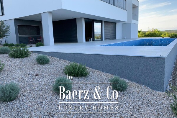 photo 4 Krk, luxury villa of 260m2 on a plot of 885m2