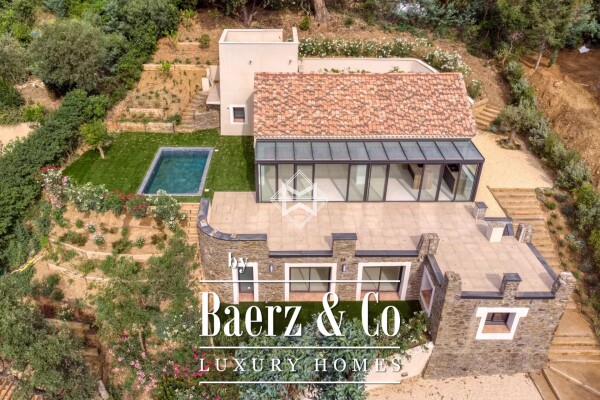 photo 1 In La Croix-Valmer - turnkey villa with open views of nature and a glimpse of the sea