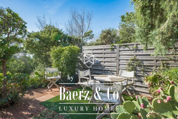 photo 9 Agay, second line facing the sea…