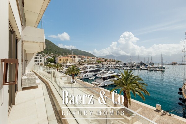 photo 8 Luxurious Three Bedroom Apartment with a Seaview