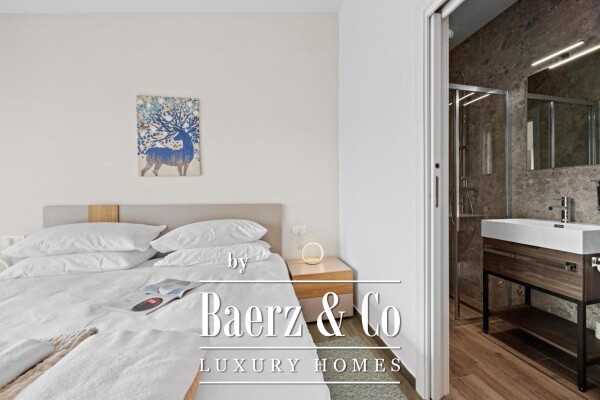 photo 34 Istria, Banjole, semi-detached villa first row to the sea 244 m² with a view of the Marina