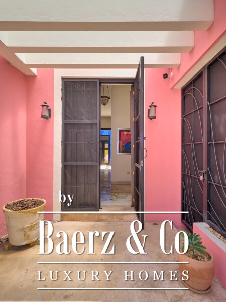 photo 16 Villa Rosa - Perfection in Santa Ana district, 3 bedroom + garage