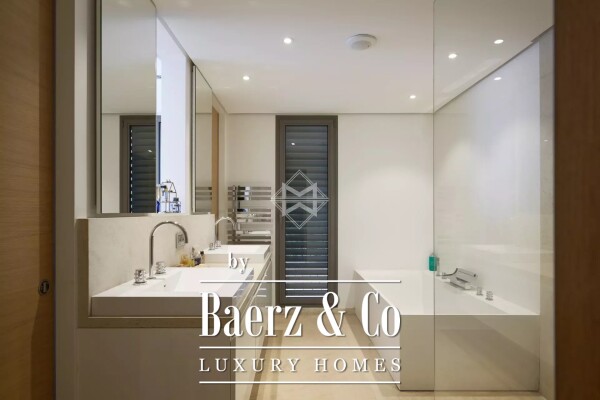 photo 16 Waterfront Villa with Private access to the beach and Dock - Le Lavandou