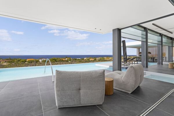 photo 28 Crown West 207