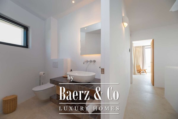 photo 17 Beautiful luxury home in Cap Martinet, Cap Martinet