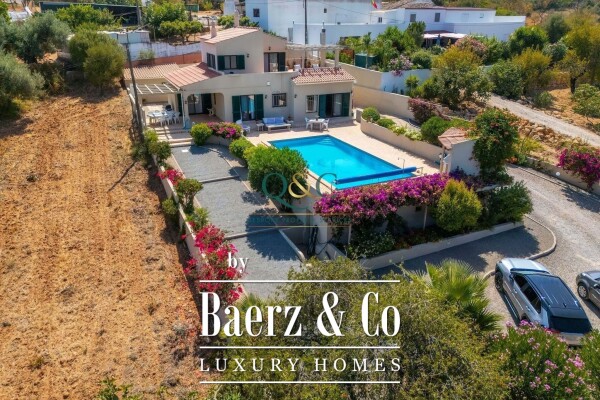 photo 1 Beautiful luxury home in Pechão