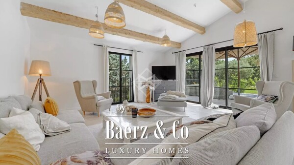 photo 9 Charming Villa in a Private Estate