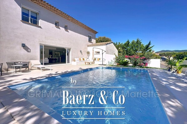 photo 1 South-facing villa with pool, close to the center of Sainte-