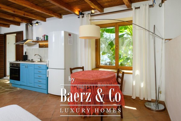 photo 4 Brač, Murvica, stone house with five residential units and sea view