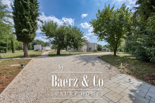 photo 7 Luxury Stone Residence on a Spacious Estate near Višnjan