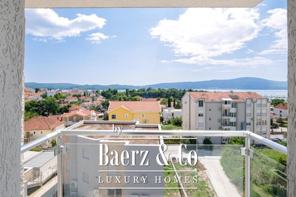 photo 6 Penthouse with a Sea View in Tivat