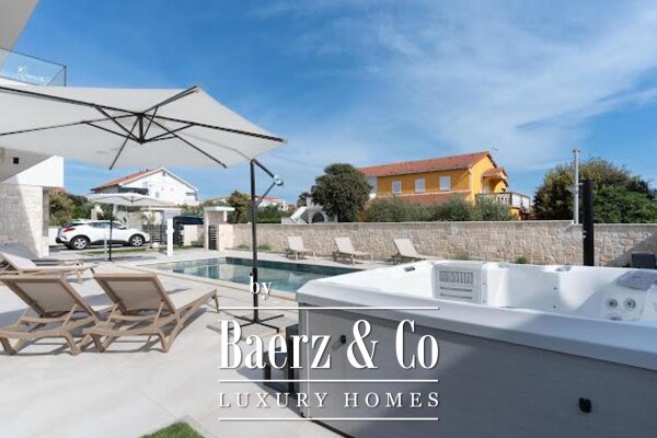 photo 11 Pag, Mandre, modern house with swimming pool in a beautiful location