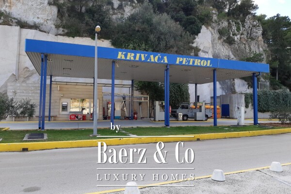 photo 14 Brač, Selca, house with four apartments first row to the sea