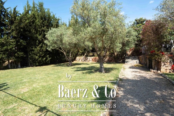 photo 4 Historic and Noble Royal Mansion with 2 Guest Villas