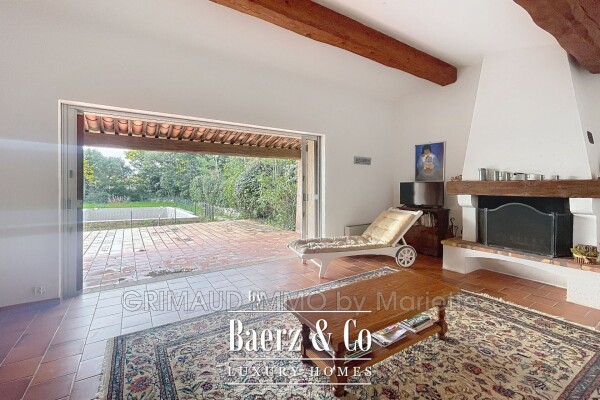 photo 4 house with sea view, renovation needed