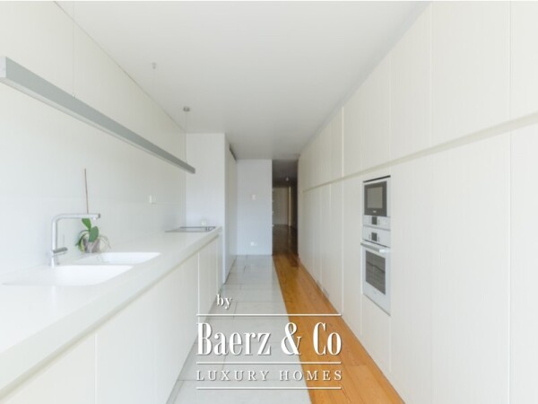 photo 8 One Bedroom apartments plus 1 on Av. July 24 in a building with signature of Arq. Aires Mateus