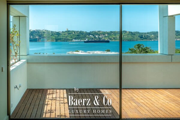 photo 29 4 bedroom villa with garden and parking in Alcântara, Lisbon