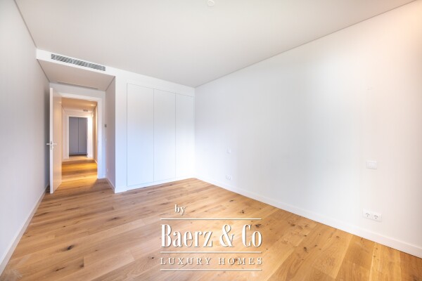 photo 34 4 bedroom flat with private garden, in Carcavelos