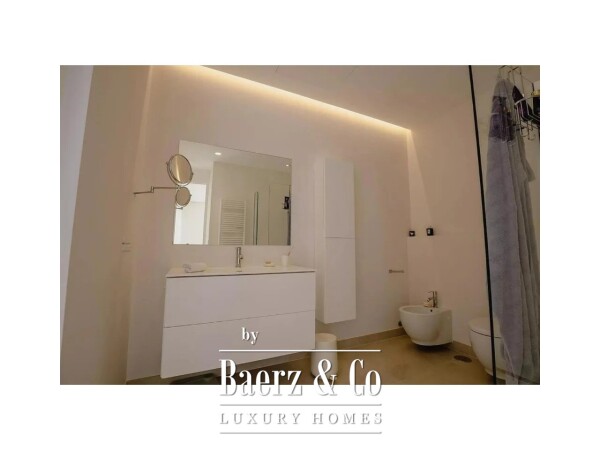 photo 16 Exclusive luxury villa on the seafront in Playa San Juan