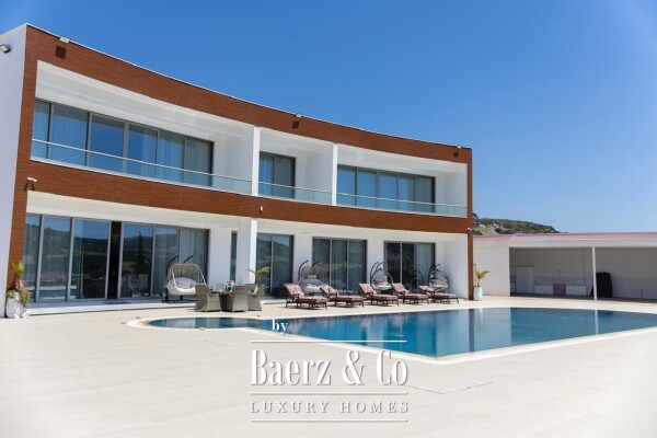 photo 1 Luxury Villa in Limassol