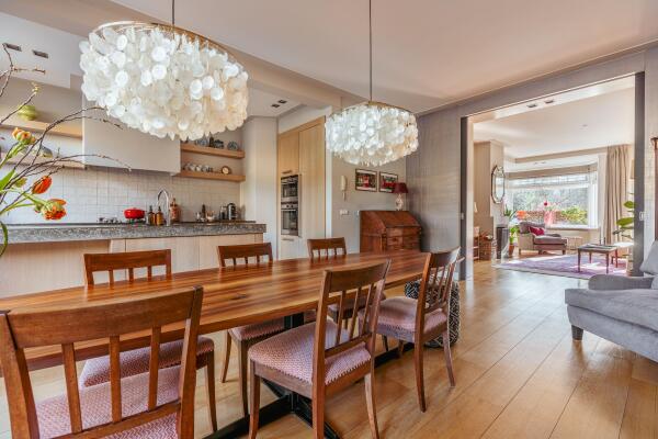 photo 13 Diepenbrockstraat 18