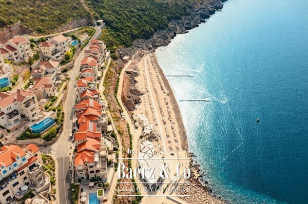 photo 3 Luxurious and Spacious Apartment with a Large Terrace on the Coast of Montenegro