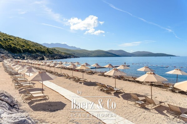photo 10 Luxurious and Spacious Apartment with a Large Terrace on the Coast of Montenegro